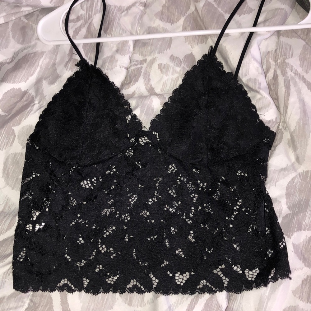 lace cropped top